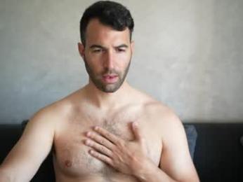 kiatog5 — 在 chaturbate 直播的网络摄像头模特