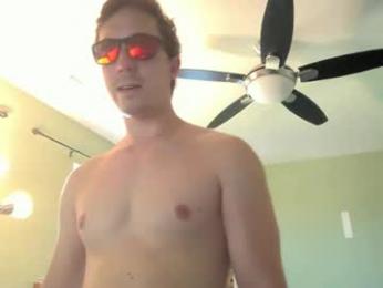 captain_chris8 — 在 chaturbate 直播的网络摄像头模特