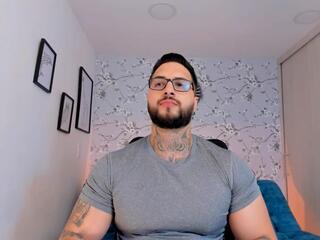 Max Dic — 在 flirt4free 直播的网络摄像头模特