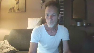 zeigesmir — 在 cam4 直播的网络摄像头模特