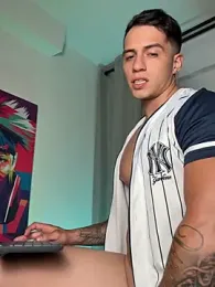 Jamess_White — Stripchat stream photo (May 2026)