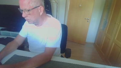 mdevbi — 在 cam4 直播的网络摄像头模特