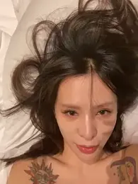 Sunflower-77 — 在 stripchat 直播的网络摄像头模特