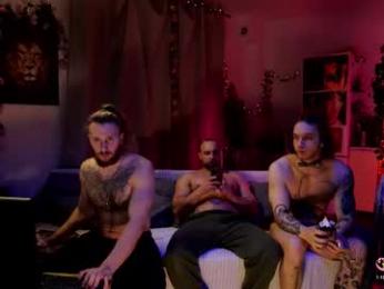 rusbigpaul — 在 chaturbate 直播的网络摄像头模特