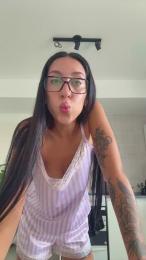 babylola33 — 在 cam4 直播的网络摄像头模特