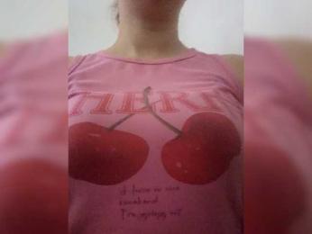 cherry_fire — 在 bongacams 直播的网络摄像头模特