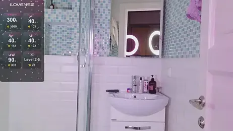 lylylovesyou — Stripchat stream photo (Mar 2026)