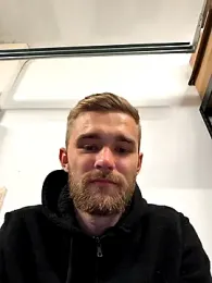 Benjamiinlt — Stripchat stream photo (Apr 2026)