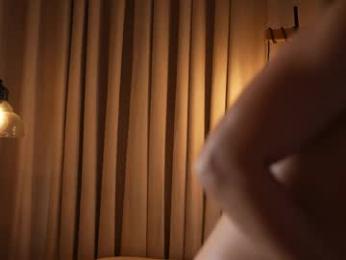 emyii — 在 chaturbate 直播的网络摄像头模特