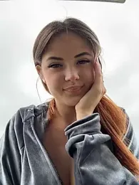 RubyRiot — 在 stripchat 直播的网络摄像头模特