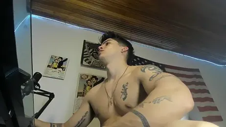 charlie_hotxxx — 在 stripchat 直播的网络摄像头模特