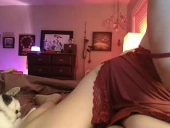 catnips_cabaret — Chaturbate stream photo (May 2026)