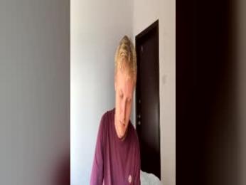 kriss0leoo — 在 chaturbate 直播的网络摄像头模特