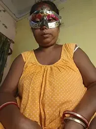 tinabhabhi — Stripchat stream photo (Aug 2026)
