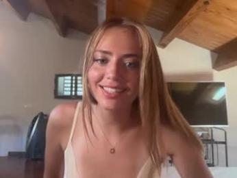 honeyyy95 — 在 chaturbate 直播的网络摄像头模特