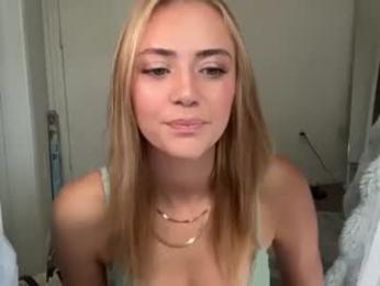 honeyyy95 — 在 chaturbate 直播的网络摄像头模特