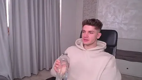 MaxKaiden — Stripchat stream photo (Apr 2026)