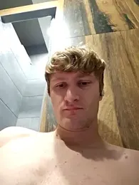 Emans6699 — Stripchat stream photo (Dec 2025)