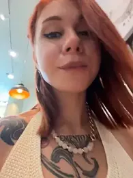 RosieDesire — 在 stripchat 直播的网络摄像头模特
