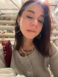 RosieDesire — 在 stripchat 直播的网络摄像头模特