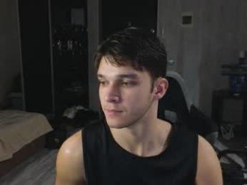 james_friends — 在 chaturbate 直播的网络摄像头模特