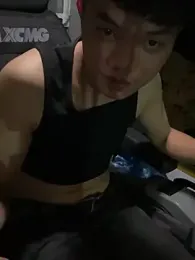 yangloc — Stripchat stream photo (Aug 2026)