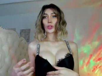 coco_mademoiselle — Chaturbate stream photo (Mar 2026)