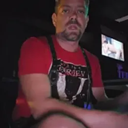 Trucker_Hunter — 在 stripchat 直播的网络摄像头模特