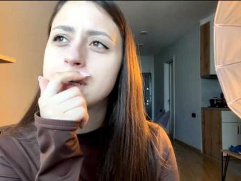 GeneviveLaudato — 在 bongacams 直播的网络摄像头模特