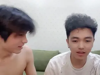 GF_001 — 在 stripchat 直播的网络摄像头模特