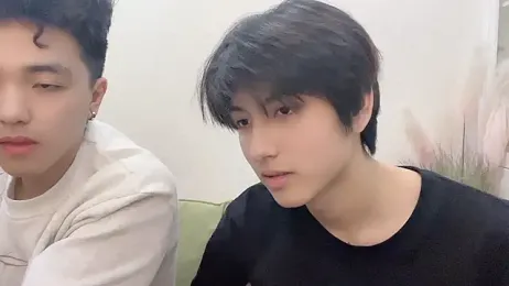 GF_001 — 在 stripchat 直播的网络摄像头模特