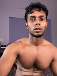 aestheticindianbbc — 在 stripchat 直播的网络摄像头模特