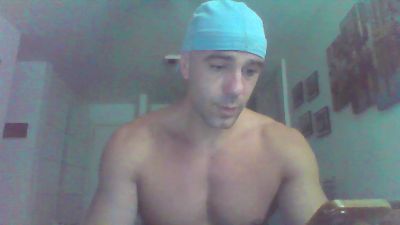 tupoke — Cam4 stream photo (Jun 2026)