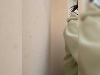 LittleDelora — 在 bongacams 直播的网络摄像头模特