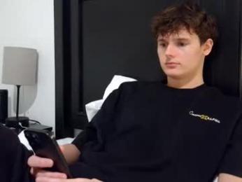 sensualalien — Chaturbate stream photo (May 2026)