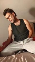 frenchyhothairy — 在 cam4 直播的网络摄像头模特