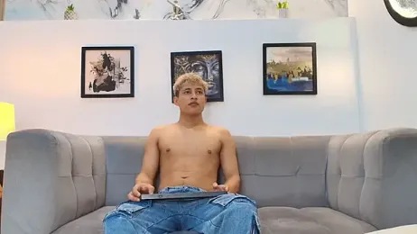 YOUNG_GUYS1 — 在 stripchat 直播的网络摄像头模特