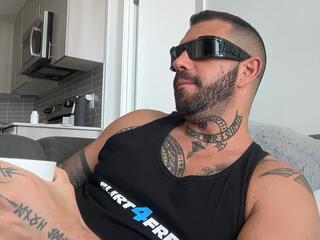 Izzi — Flirt4free stream photo (Jun 2026)