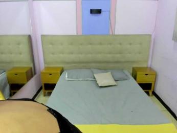 Melannyy-- — Bongacams stream photo (Feb 2026)