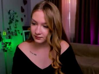 mary_silver — Chaturbate stream photo (May 2025)