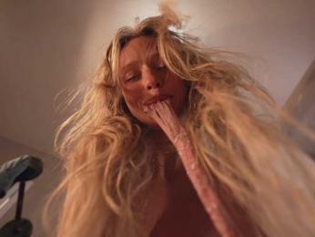 HeyBanana — 在 bongacams 直播的网络摄像头模特