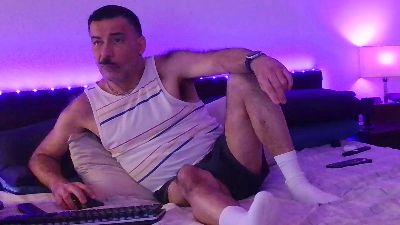 XWolfX_ — Cam4 stream photo (Aug 2026)