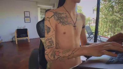 Den_DreaddX — 在 cam4 直播的网络摄像头模特