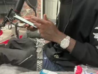 daedotfrankyloko649881 — 在 chaturbate 直播的网络摄像头模特