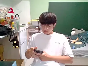 Yang_571 — Stripchat stream photo (Jun 2026)