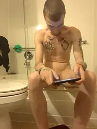 jizzyglizzy92 — Stripchat stream photo (Mar 2026)