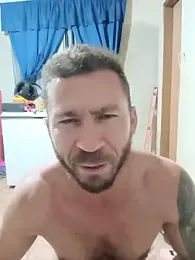RobertoLuiz84 — 在 stripchat 直播的网络摄像头模特