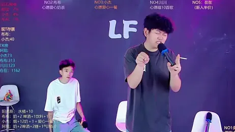 M-handsome-boy — 在 stripchat 直播的网络摄像头模特