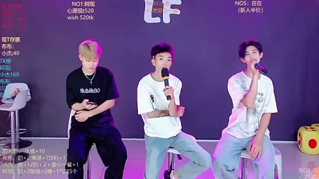 M-handsome-boy — 在 stripchat 直播的网络摄像头模特