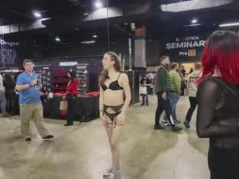 carriemadsin — Chaturbate stream photo (Apr 2026)